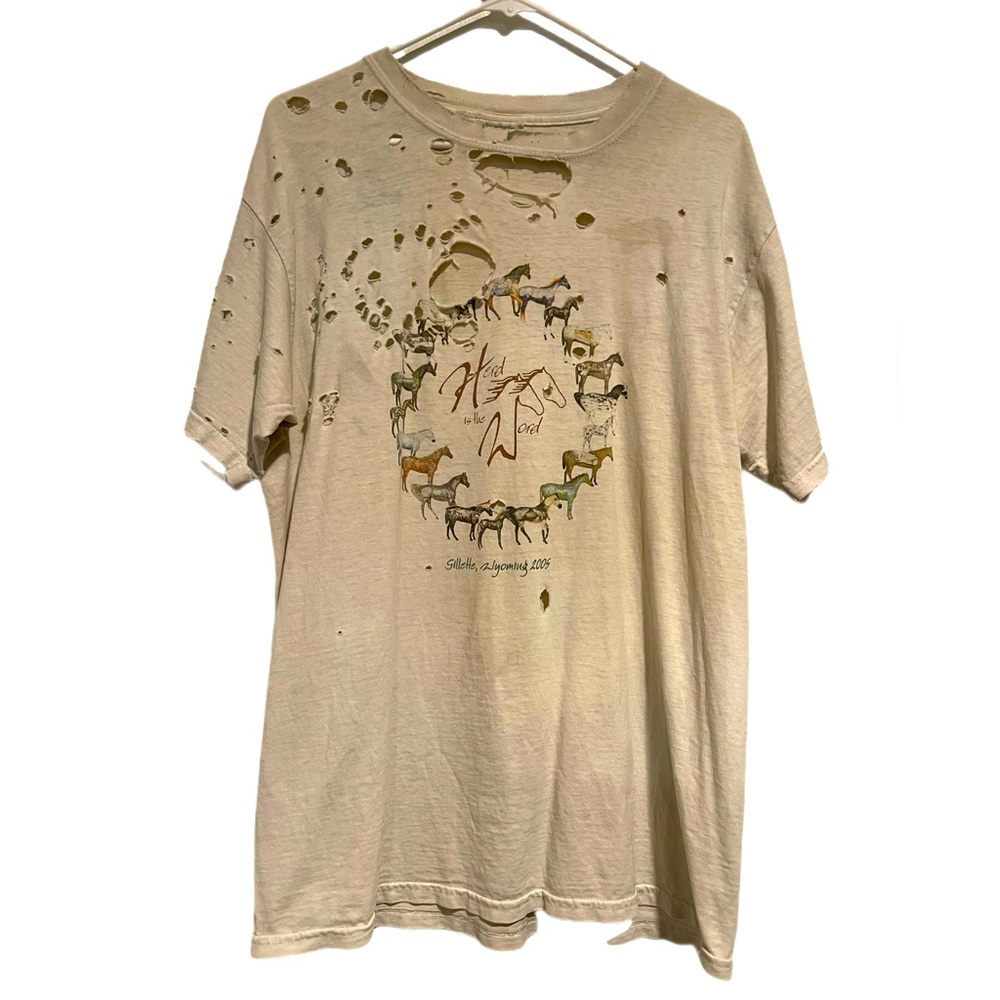 100% authentic super distressed vintage t shirt “Gillette, Wyoming” w/horses